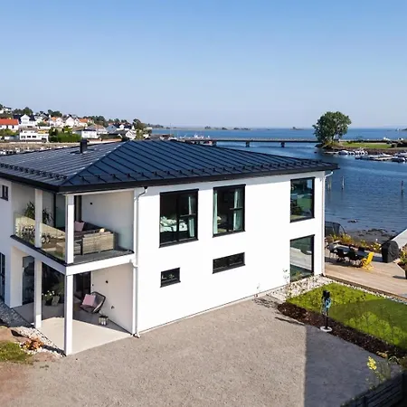 Stor Enebolig Med Egen Brygge Og Strandlinje * Tønsberg